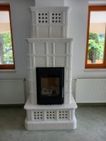 Selyem matt elefántcsont fehér csempekandalló, külső-légbevezetéses, folytonégő kandallóbetéttel, Ábrahámhegyen - Image 2